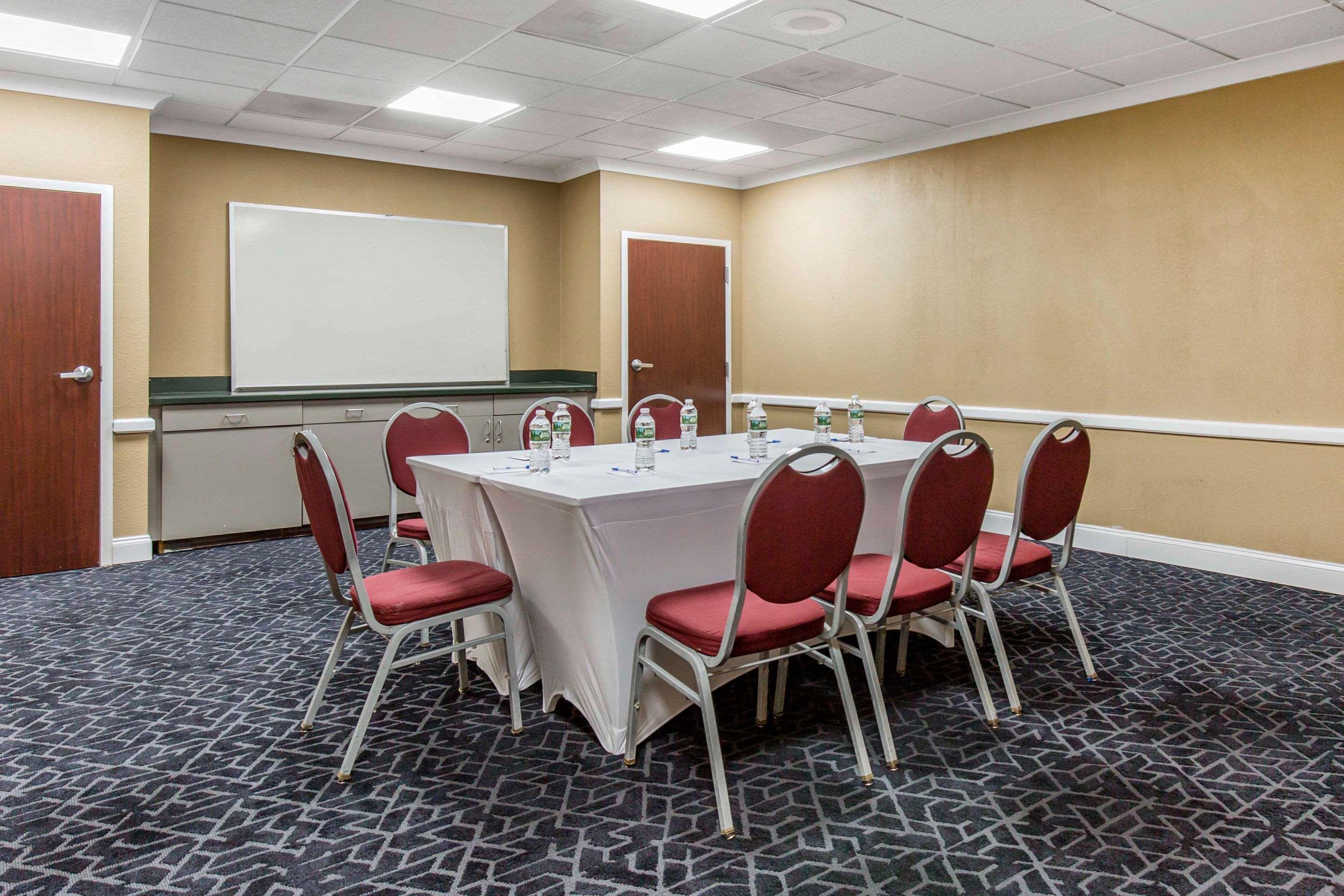 Comfort Inn College Park North Бествілл Екстер'єр фото